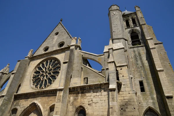Francia, pintoresca iglesia de Chambly en Picardie — Foto de Stock