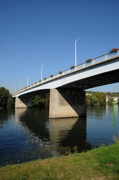 Frankrijk, de schilderachtige stad van les mureaux — Stockfoto