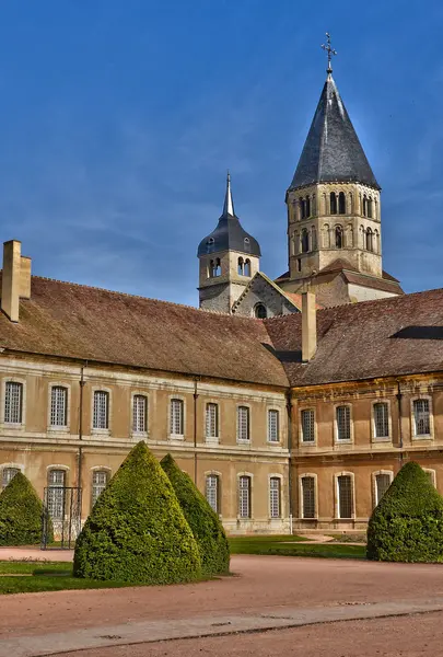Francia, pittoresca città di Cluny in Saone et Loire — Foto Stock