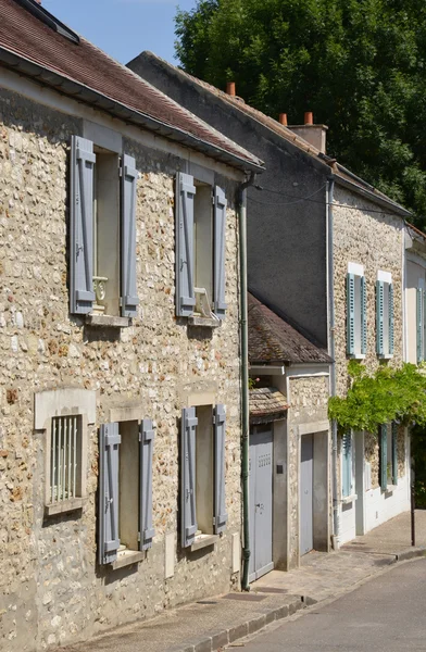 Frankrike, den pittoreska byn Crespieres — Stockfoto