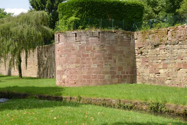 Франція, мальовниче місто Wissembourg в Bas-Rhin — стокове фото