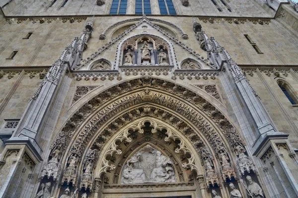 Croácia, catedral pitoresca de Zagreb — Fotografia de Stock