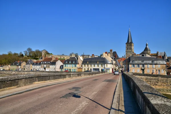 France, ville pittoresque de La Charite sur Loire en Bourgogne — Photo