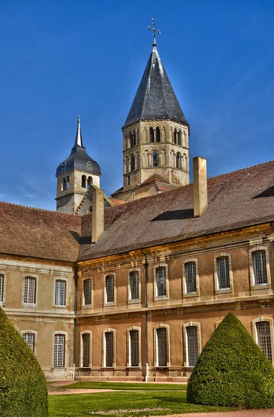 Francia, pittoresca città di Cluny in Saone et Loire — Foto Stock