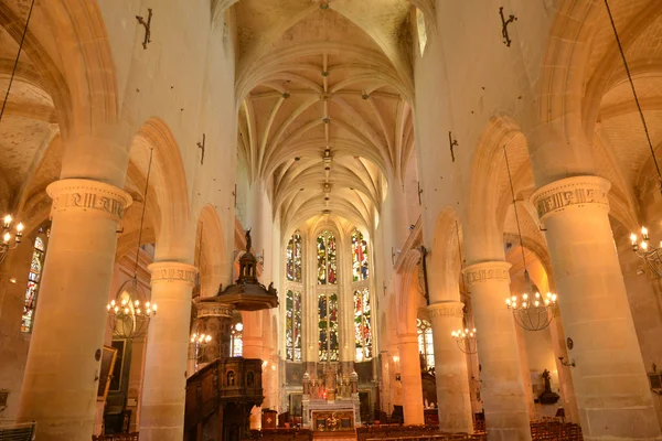 Frankrijk, de pittoreske kerk van L isle Adam — Stockfoto