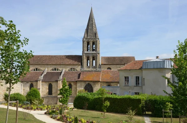 Francie, malebné kostel Jouy le Moutier — Stock fotografie