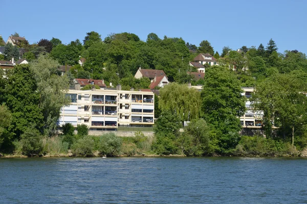 France, la ville pittoresque de triel sur seine — Photo