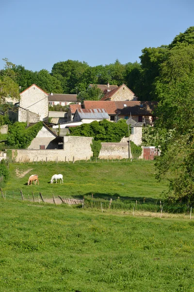 Francia, el pintoresco pueblo de Seraincourt — Foto de Stock