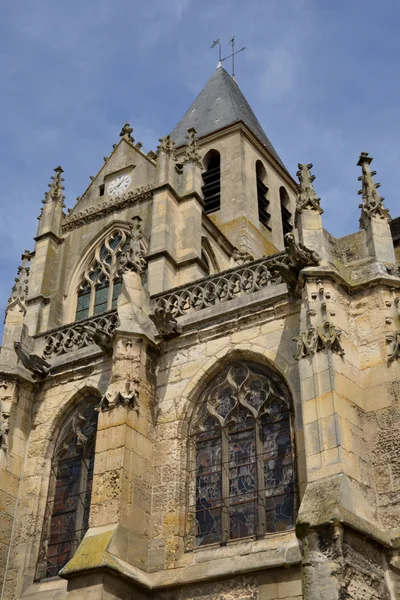 Francia, la pintoresca iglesia de Triel sur Seine —  Fotos de Stock