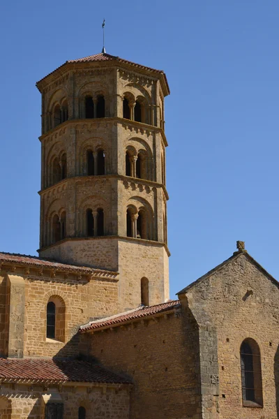 Francia, pintoresco pueblo de Anzy le duc en Saone et Loire — Foto de Stock