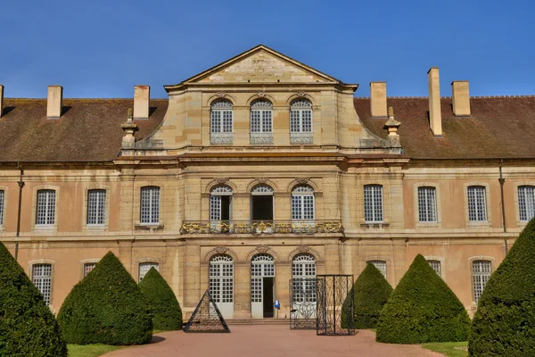 Frankrike, pittoreska staden av Cluny i Saone et Loire — Stockfoto