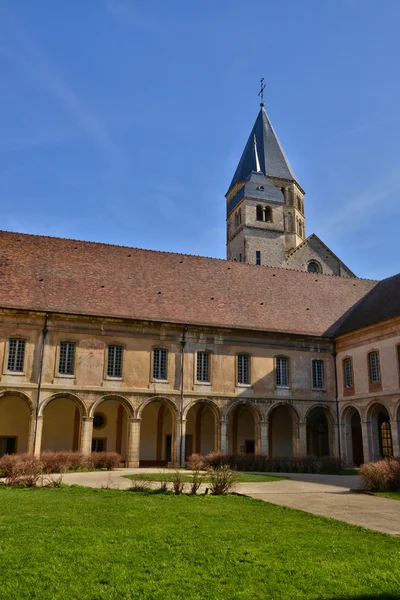 Frankrijk, schilderachtige stad van Cluny in Saone et Loire — Stockfoto