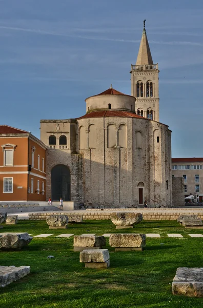 Kroatia, viehättävä kaupunki Zadar Balkanin — kuvapankkivalokuva