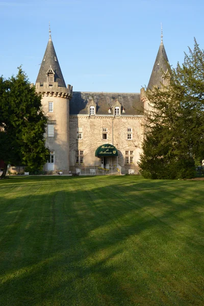 Saone et Loire, o pitoresco castelo de Bellecroix em Chagny — Fotografia de Stock