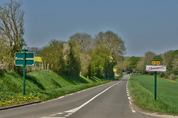 France, the picturesque village of Longuesse — Stock Photo, Image