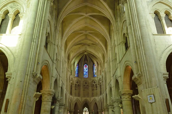 Catedral pitoresca de Lisieux na Normandia — Fotografia de Stock