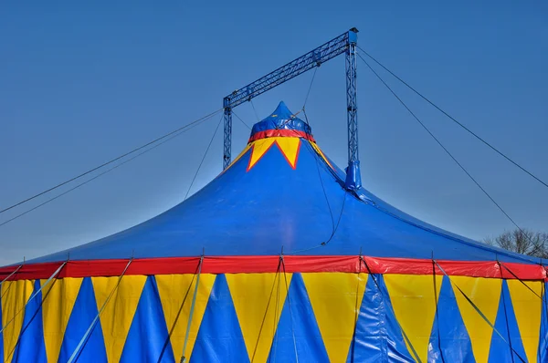 Francia, una colorida carpa de circo —  Fotos de Stock
