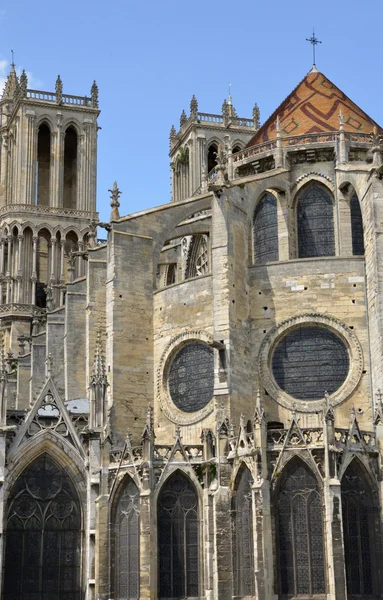 Francia, la pittoresca città di Mantes la Jolie — Foto Stock