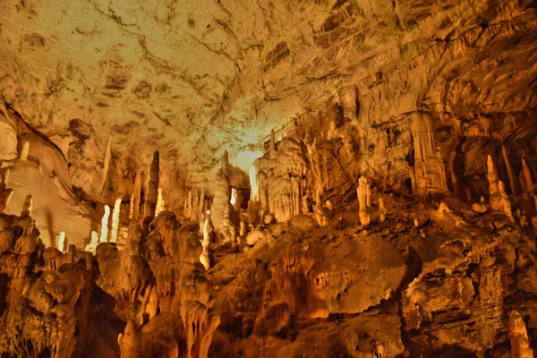 Eslovênia, caverna pitoresca e histórica de Postojna — Fotografia de Stock