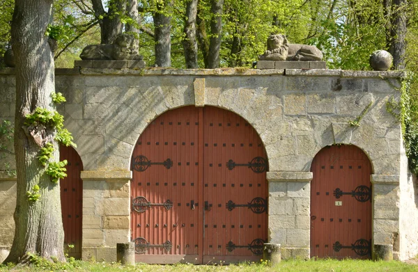 Francia, il pittoresco villaggio di Seraincourt — Foto Stock