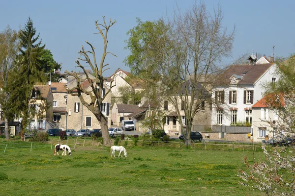 Frankrijk, het schilderachtige dorpje van seraincourt — Stockfoto