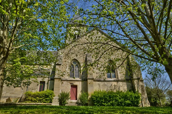 Frankrike, den pittoreska kyrka Fremainville — Stockfoto