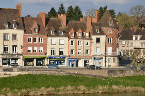 Schilderachtige stad van Gien in Loiret — Stockfoto