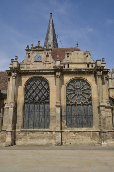 Francia, la pintoresca iglesia de Magny en Vexin —  Fotos de Stock