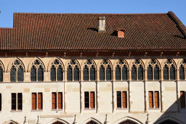 Francie, malebné město Cluny v Saone et Loire — Stock fotografie