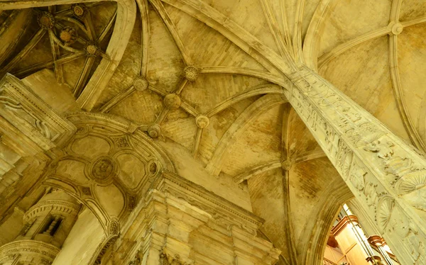 Frankrike, pittoreska collegiate church av Gisors i Normandie — Stockfoto