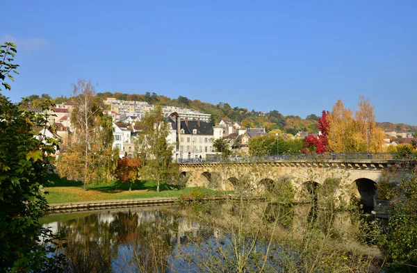 Ile de France, malowniczym mieście Meulan en Yvelines — Zdjęcie stockowe