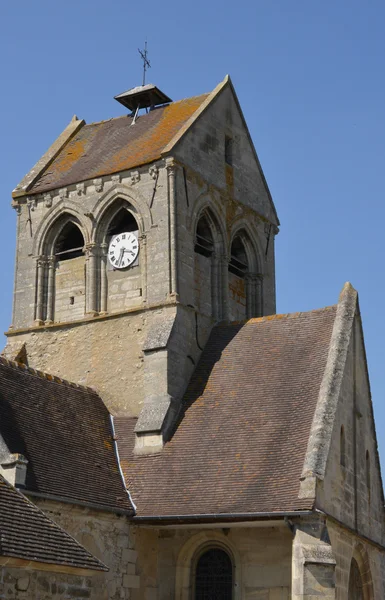 França, pitoresca igreja de Vaudancourt em Oise — Fotografia de Stock