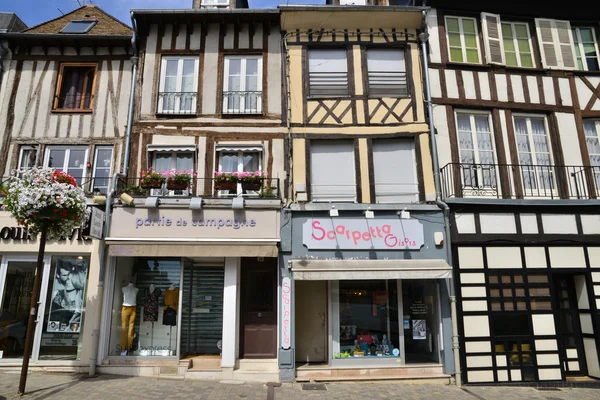 France, ville pittoresque de Gisors en Normandie — Photo