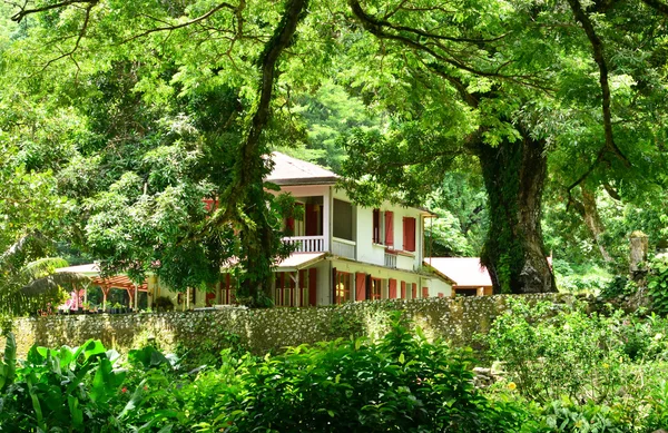 Martinica, pitoresca Habitação Ceron em Le Precheur no Ocidente — Fotografia de Stock