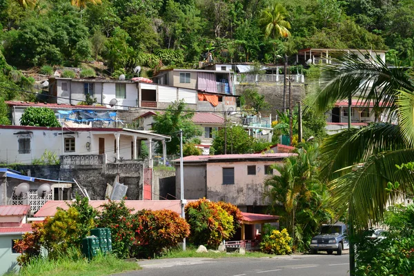 Martinique, die malerische Stadt le precheur in Westindien — Stockfoto