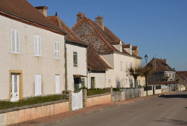 França, pitoresca aldeia de MONTCEAUX L ETOILE em Saone et Lo — Fotografia de Stock