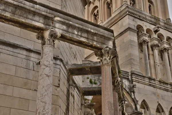 Horvátország; festői és történelmi cathedrale Split-Balka — Stock Fotó