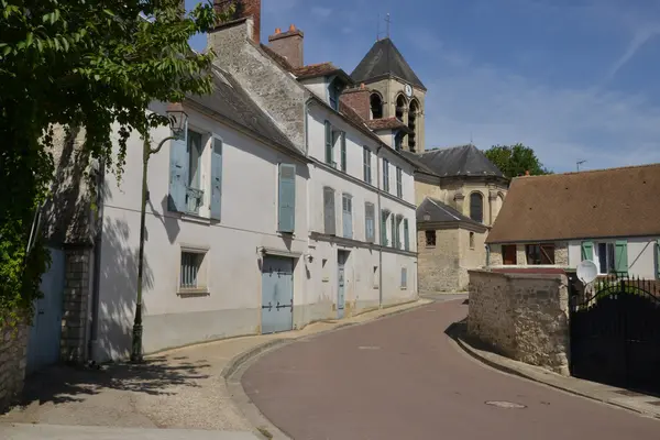 Francia, il pittoresco villaggio di oinville sur Montcient — Foto Stock