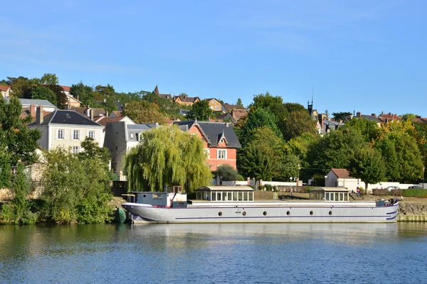 Ile de France, malebné město Triel sur Seine — Stock fotografie