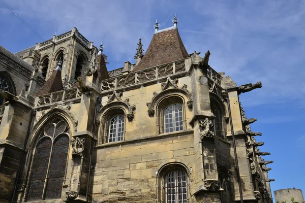 Francia, pintoresca iglesia colegiata de Gisors en Normandía — Foto de Stock