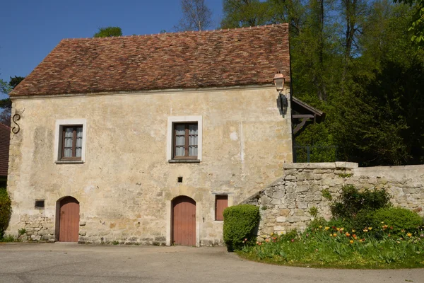 Ile de France, schilderachtig dorp van gaillon sur montcient — Stockfoto