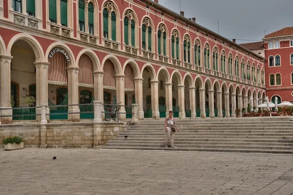 Croazia; pittoresca e storica città di Spalato nei Balcani — Foto Stock