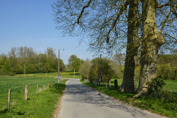 Frankrike, den pittoreska byn Vaudancourt i Oise — Stockfoto