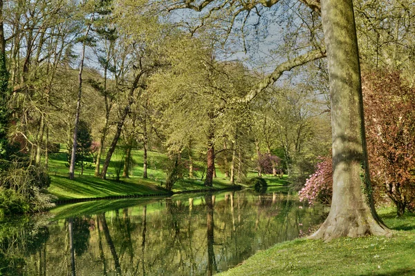 Ile de France, pitoresca cidade de Poissy — Fotografia de Stock