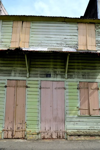 Martinique, schilderachtige stad van Le Robert in West-Indië — Stockfoto