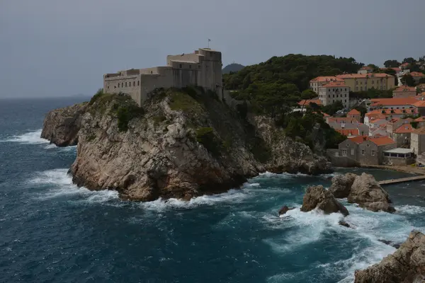 Croacia, antigua y pintoresca ciudad de Dubrovnik — Foto de Stock