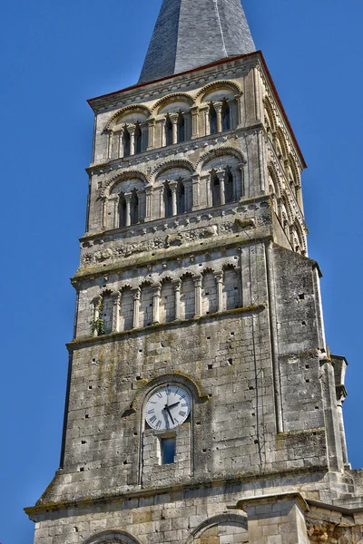 Francie, malebné město La Charité sur Loire v Bourgogne — Stock fotografie