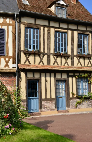 Francie, malebné vesnici Lyons la Foret v Normandie — Stock fotografie