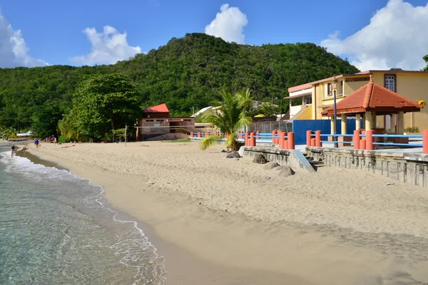 Martinique, het schilderachtige stad van Les Anses d Arlet in West I — Stockfoto