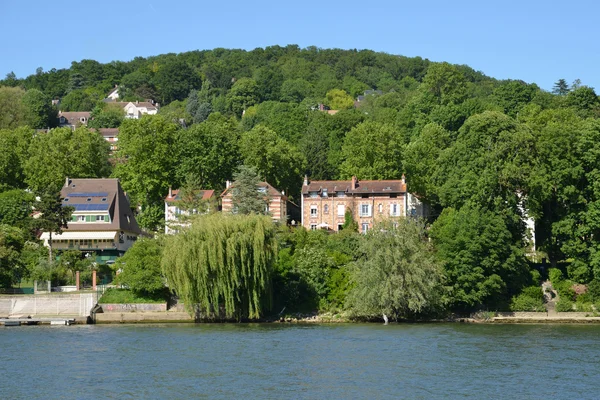 Francia, la pintoresca ciudad de triel sur seine — Foto de Stock